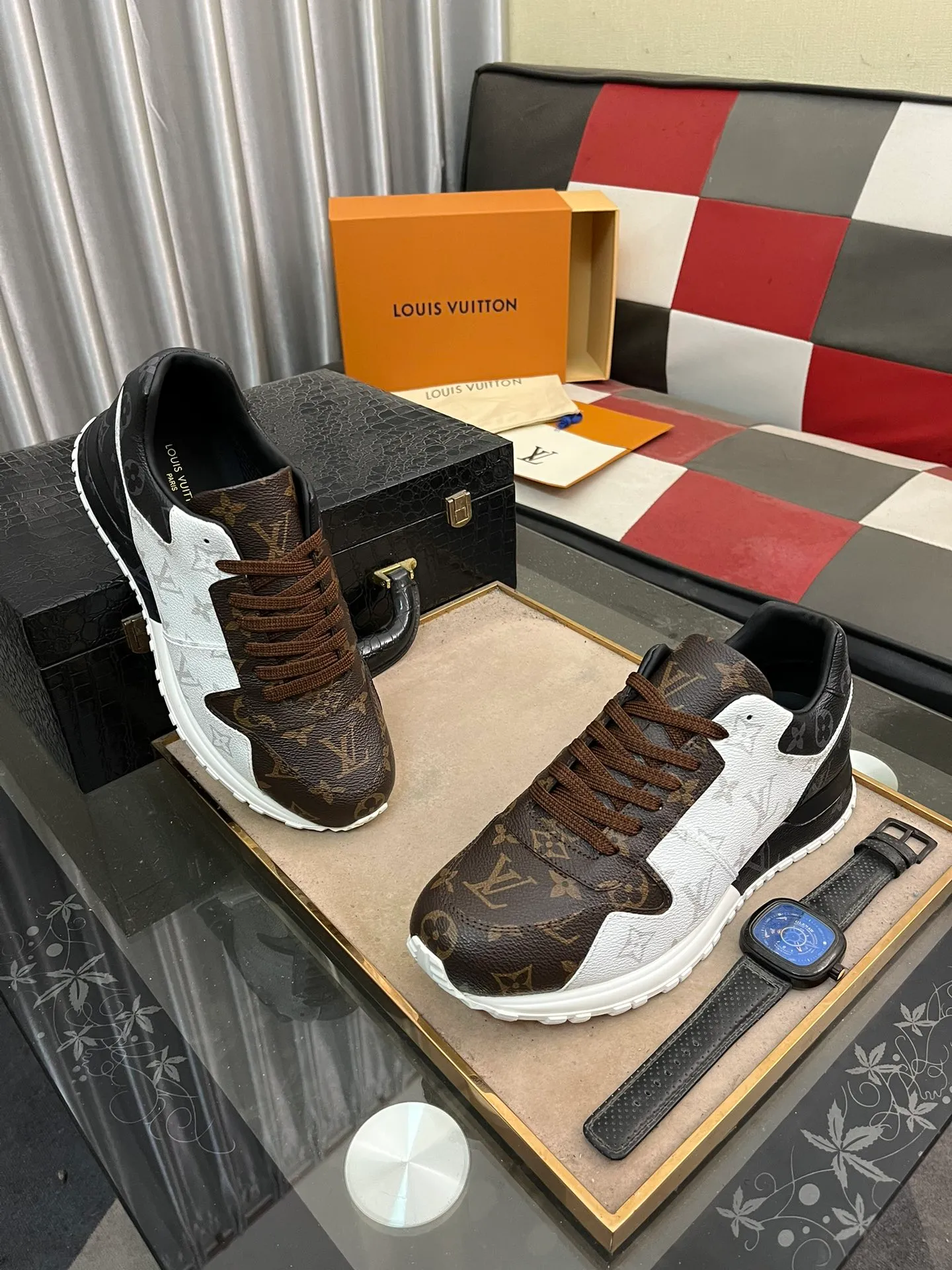Men's shoes 💰540⌚️⌚️LV Louis Vuitton. The latest fashionable casual shoes are popular in physical stores. New spring and summer comfortable imported custom original cowhide, unique jacquard fabric element design. With sheepskin lining, Lv original base, [sun][sun] high-end packaging and high quality💪Details determine quality, code number 38-44
